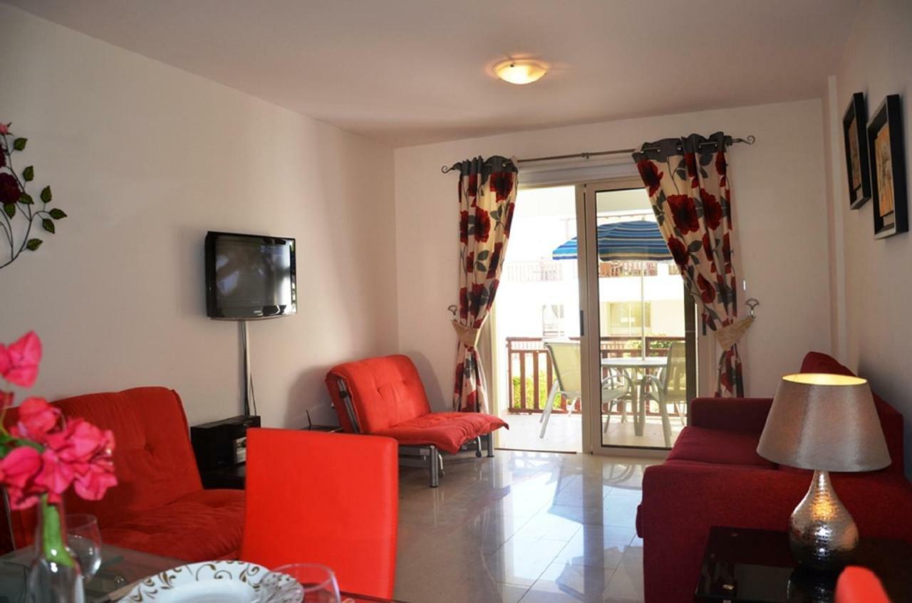 Ground Floor One Bedroom Apartment B2, 3 Pools, Free Wifi Péja Eksteriør bilde