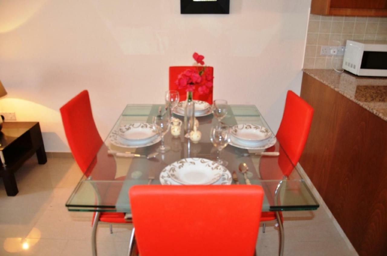 Ground Floor One Bedroom Apartment B2, 3 Pools, Free Wifi Péja Eksteriør bilde